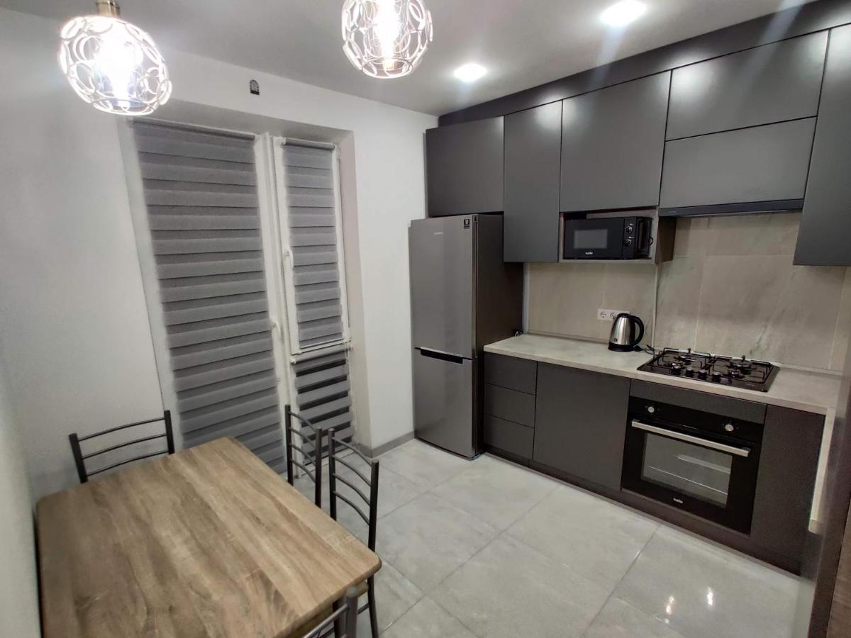 Oazis Apartments Černivci Esterno foto