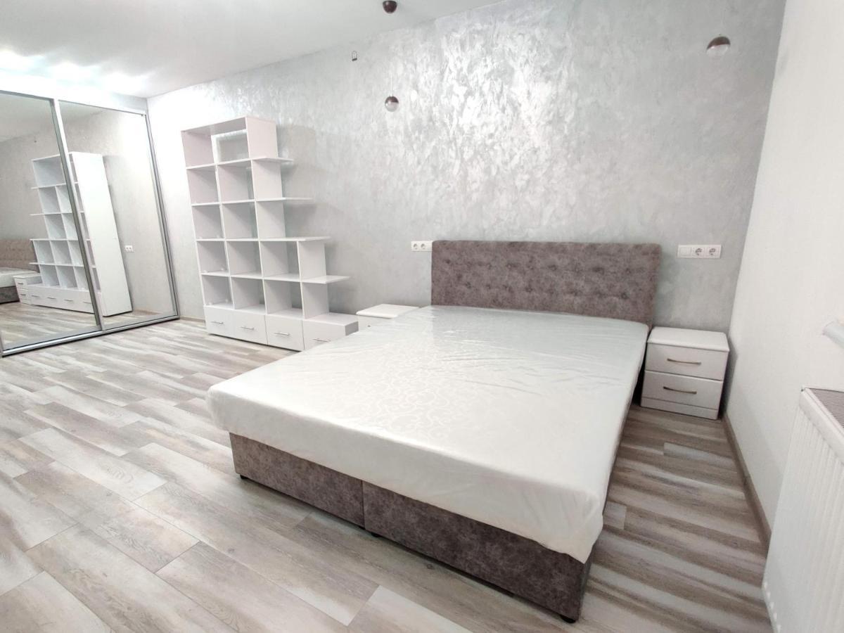 Oazis Apartments Černivci Esterno foto