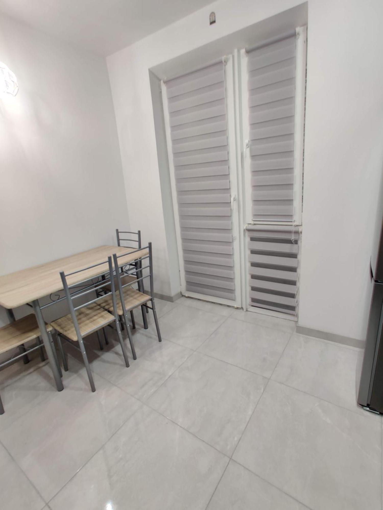 Oazis Apartments Černivci Esterno foto