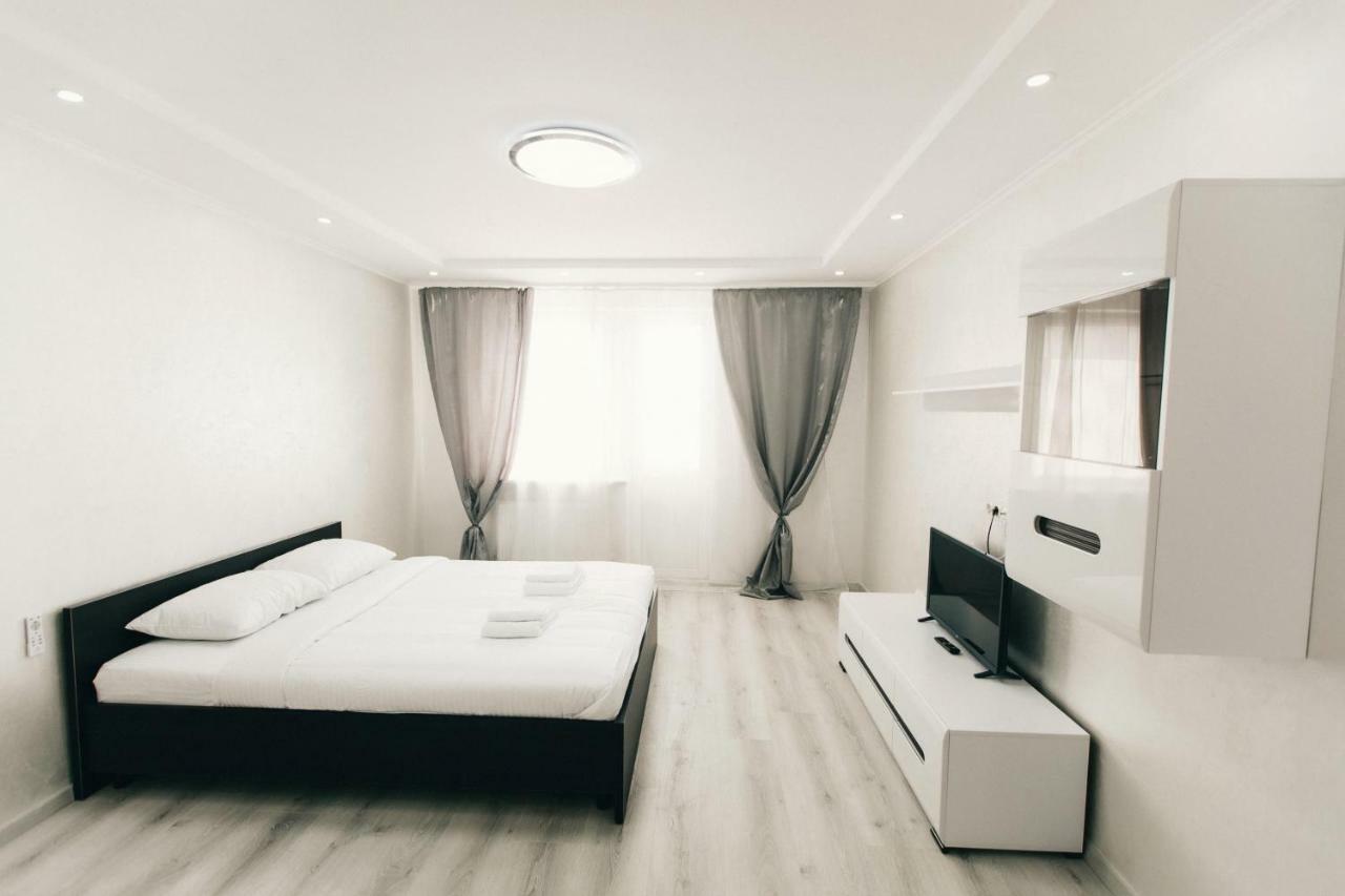 Oazis Apartments Černivci Esterno foto
