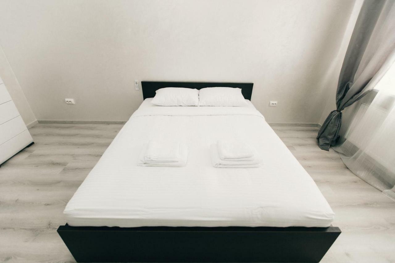 Oazis Apartments Černivci Esterno foto