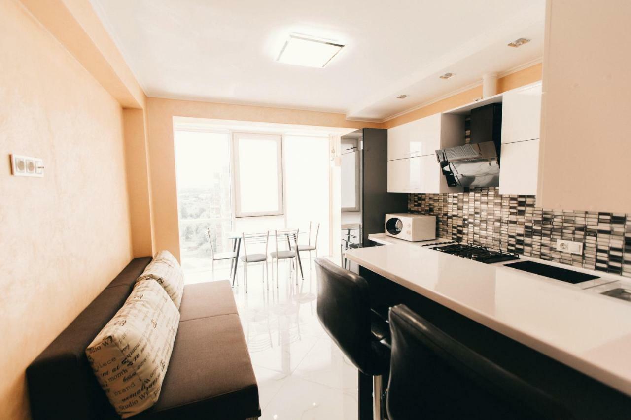 Oazis Apartments Černivci Esterno foto